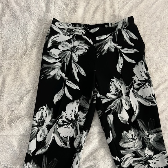 Floral pants - medium - Picture 2 of 7